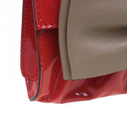 مملوكة مسبقًا Valentino Red/Beige Patent Leather Aphrodite Bow Clutch