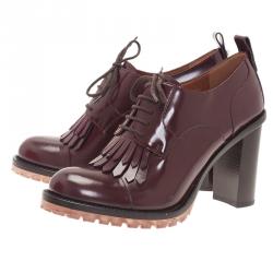 مملوكة مسبقًا حذاء بوت فالنتينو ديربي أوكسفورد  بشراشيب جلد عنابي مقاس 38.5