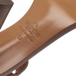 Pre Owned Valentino Brown Leather Gryphon T Strap Sandals Size 37