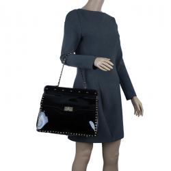 مملوكة مسبقًا Valentino Black Patent Leather RockStud Frame Top Handle Tote