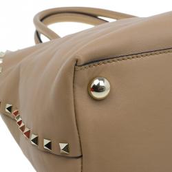 Pre Owned Valentino Beige Leather Rockstud Dome Double Handle Bag