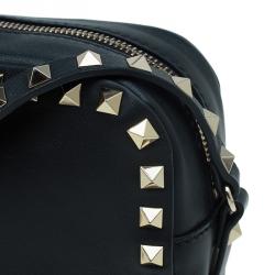 Pre Owned حقيبة كتف فالنتينو كاميرا روكستاد جلد أسود