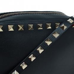 Pre Owned حقيبة كتف فالنتينو كاميرا روكستاد جلد أسود