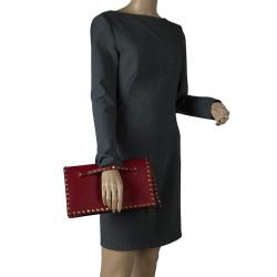 Pre Owned Valentino Burgundy Leather Rockstud Wristlet Clutch