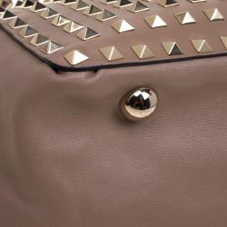 Pre Owned Valentino Beige Leather Medium Studded Rockstud Tote