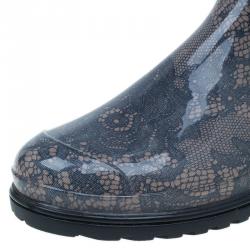 Pre Owned حذاء بوت فالينتينو أسود و دانتيل بيج للمطر مقاس 40