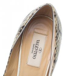 Pre Owned Valentino Two Tone Water snake and PVC Pointed Toe Pumps Size 39