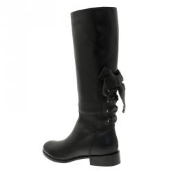 Pre Owned حذاء بوت فالنتينو أسكوت جلد أسود رباط معقود لمنتصف الساق مقاس 39.5