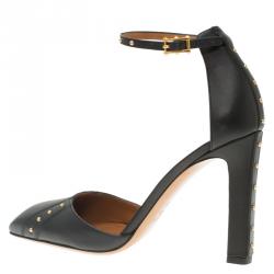 مملوكة مسبقًا حذاء كعب عالي فالنتينو جلد أسود مرصع بحزام للكاحل مقدمة مربعة مقاس 37.5