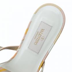 مملوكة مسبقًا صندل فلات فالنتينو 1975 مطبوع مرصع روكستد مقاس 36.5