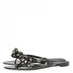 Pre Owned صندل فلات فالنتينو روكستاد جيلي أسود مقاس 39