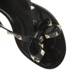 Pre Owned صندل فلات فالنتينو روكستاد جيلي أسود مقاس 39