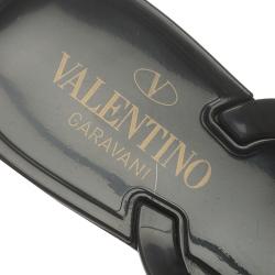 Pre Owned صندل فلات فالنتينو روكستاد جيلي أسود مقاس 39