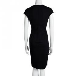 مملوكة مسبقًا فستان فيرساتشي كولكشن دونا أبيتو جيرسيه أسود بإبزيم بالشعار M