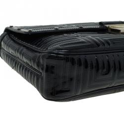 مملوكة مسبقًا حقيبة كتف فيرساتشي كوتور جلد لامعة مبطنة سوداء