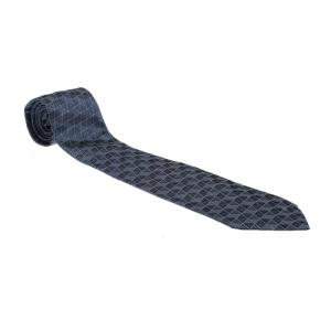 ربطة عنق جيفنشي نقوش مثلثات لونين حرير أزرق 