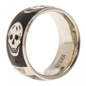 Pre Owned Alexander McQueen Black & White Enamel Skulls Silver Tone Band Ring Size 56