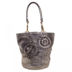 مملوكة مسبقًا Bottega Veneta Metallic Silver Intrecciato Detail Cervo Leather Bucket Bag