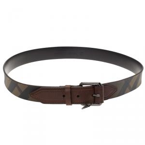 مملوكة مسبقًا Burberry Brown Nova Check Coated Canvas Heart Charm Belt 90 CM