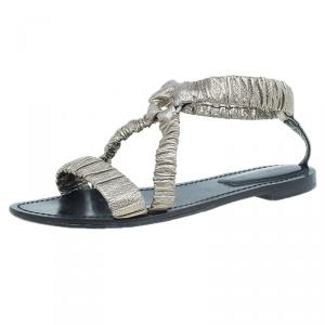 Pre Owned صندل فلات بربري جلد ذهبي ميتالك مرن مقاس 38