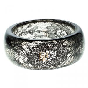 Pre Owned CH Carolina Herrera Black Lace Clear Resin Wide Bangle Bracelet 