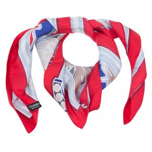 مملوكة مسبقًا Chanel Red and Blue Silk Lion Printed Square Scarf