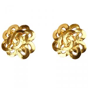 Pre Owned أقراط شانيل CC ذهبية اللون بكلبس