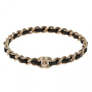 Pre Owned سوار شانيل قفل دوار CC بالشعار جلد أسود سلسلة ذهبية اللون مقاس 21 سم