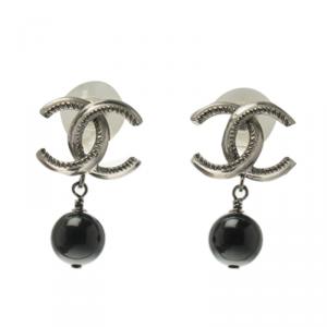 مملوكة مسبقًا Chanel CC Black Bead Silver Tone Drop Earrings