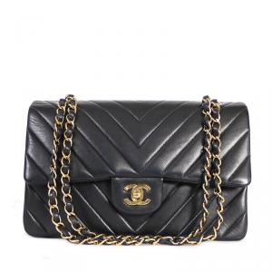 مملوكة مسبقًا Chanel Black Chevron Quilted Lambskin Leather Medium Classic Flap Shoulder Bag