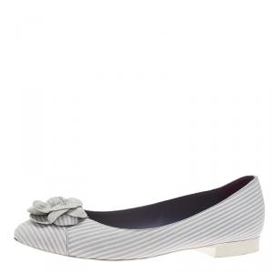 مملوكة مسبقًا Chanel Purple and White Striped Camellia Ballet Flats Size 39