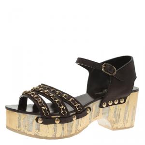 مملوكة مسبقًا Chanel Brown Leather Chain Detail Ankle Strap Platform Sandals Size 39