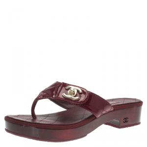 Pre Owned Chanel Red Patent Quitled CC Thong Sandals Size 38.5