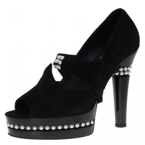 Pre Owned حذاء كعب عالي شانيل موسكو كولكشن نعل سميك وحواف لؤلؤ سويدي مقاس 38.5