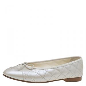 Pre Owned Chanel Cream Quilted Patent CC Bow Ballet Flats Size 37.5