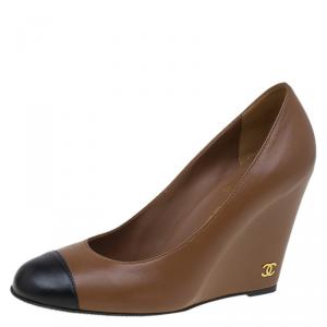 مملوكة مسبقًا Chanel Brown Leather Cap Toe Wedge Pumps Size 38.5