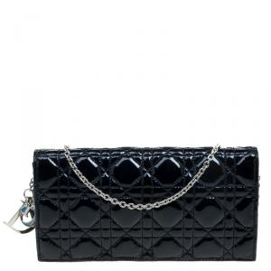 مملوكة مسبقًا حقيبة كلاتش ديور ليدي ديور جلد لامعة مبطنة كاناج سوداء