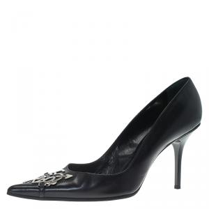 مملوكة مسبقًا Dior Black Leather Dior Plaque Pointed Toe Pumps Size 38.5
