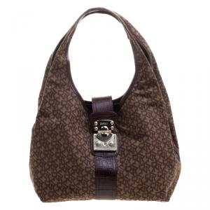 مملوكة مسبقًا DKNY Dark Brown Signature Canvas Croc Trim Town and Country Hobo