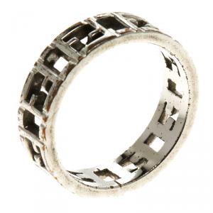 مملوكة مسبقًا خاتم فندي فضي اللون شعار مقاس 50