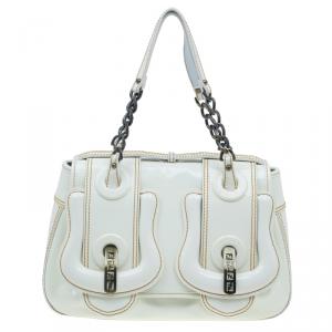 مملوكة مسبقًا Fendi White Leather Patent Trim B Shoulder Bag