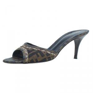 Pre Owned Fendi Zucca Canvas Slides Size 39.5 