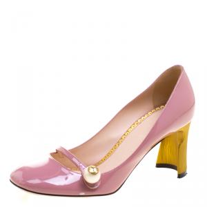 مملوكة مسبقًا Gucci Pink Patent Pearl Detail Mary Jane Pumps Size 36