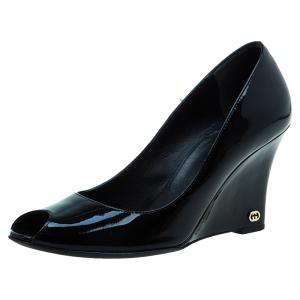 Pre Owned Gucci Black Patent Peep Toe Wedge Pumps Size 38