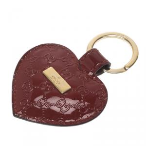 مملوكة مسبقًا Gucci Red Guccissima Leather Patent Heart Keyring