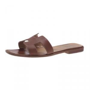 مملوكة مسبقًا Hermes Brown Leather Oran Sandals Size 39.5