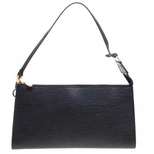مملوكة مسبقًا Louis Vuitton Black Epi Leather Pochette Accessories