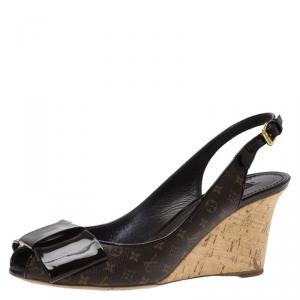 مملوكة مسبقًا Louis Vuitton Monogram Canvas and Patent Bow Rivoli Slingback Wedge Sandals Size 38.5