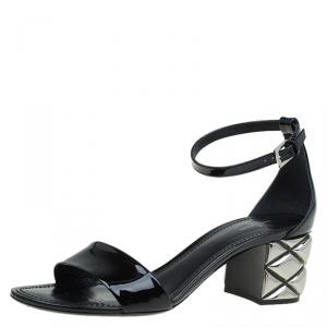 مملوكة مسبقًا Louis Vuitton Black Patent Silver Light Ankle Strap Sandals Size 40