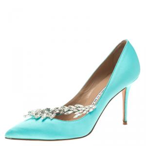 Pre Owned Manolo Blahnik Sky Blue Crystal Embellished Satin Nadira Pointed Toe Pumps Size 36